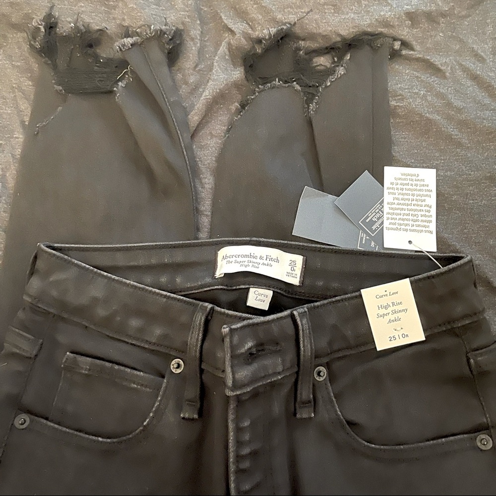 NWT Abercrombie & Fitch Curvy Love the super skinny high rise in black sz 0R